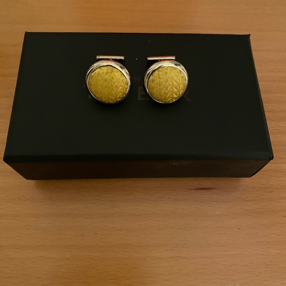 Men’s Pink cufflinks